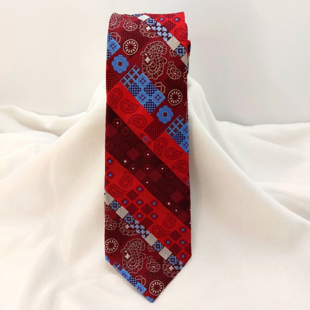 TALLIA 100% Silk Mens Necktie Red Paisley‎ Tie 56"x3"